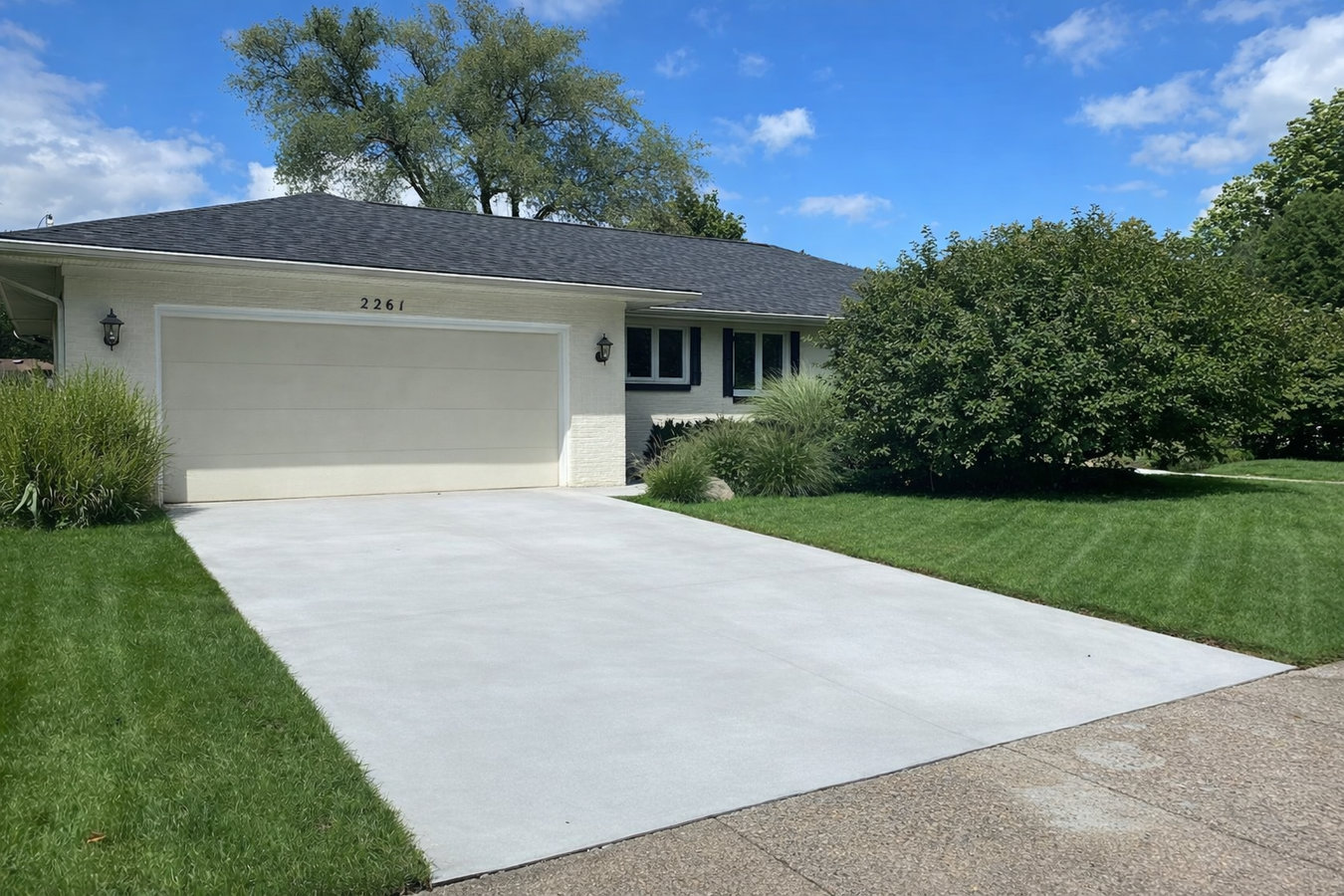 Concrete driveway building in Beaumont, CA